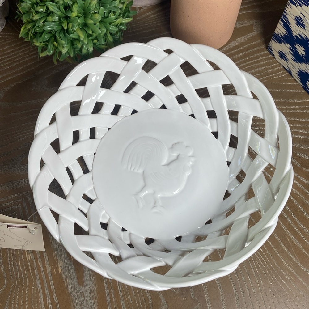 NEW! Farmhouse Rooster Creamy White Ceramic Italian Pottery Braided Basket Bowl - Picture 3 of 10